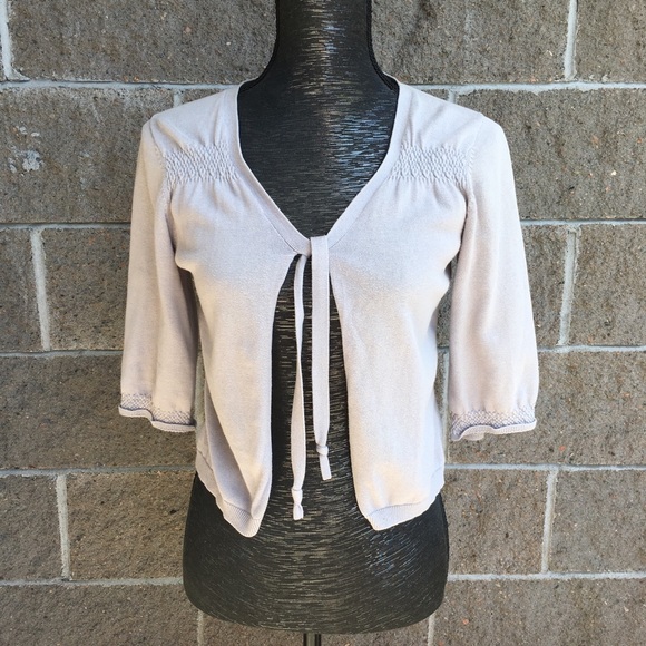 SOMEWHERE Tops - ☀️3/$25 Cropped Tie Front Grey Cardigan